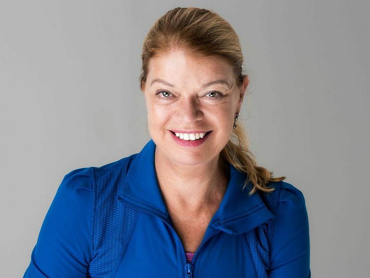 Carita Leche från Stockholm Pilatescenter – presentatör under Yogomove.