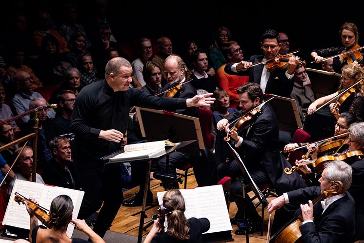 Mahler Symfoni nr 3 med Ryan Bancroft