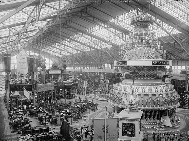 Inne i maskinhallen 1897 (Stockholmskällan)