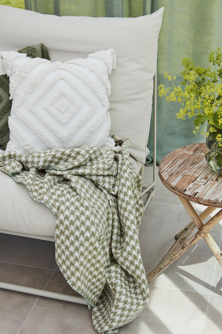 870238-11_1  CUSHION COVER TUFTED
