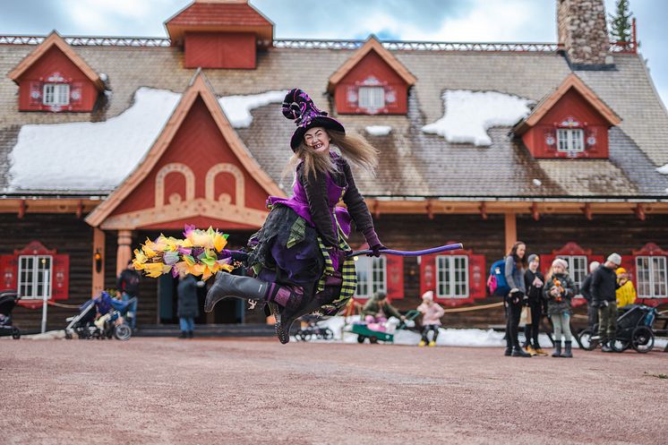 Häxan tar en påskflygtur