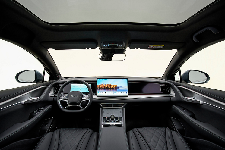 BYD SEALION 7 12.jpg.png