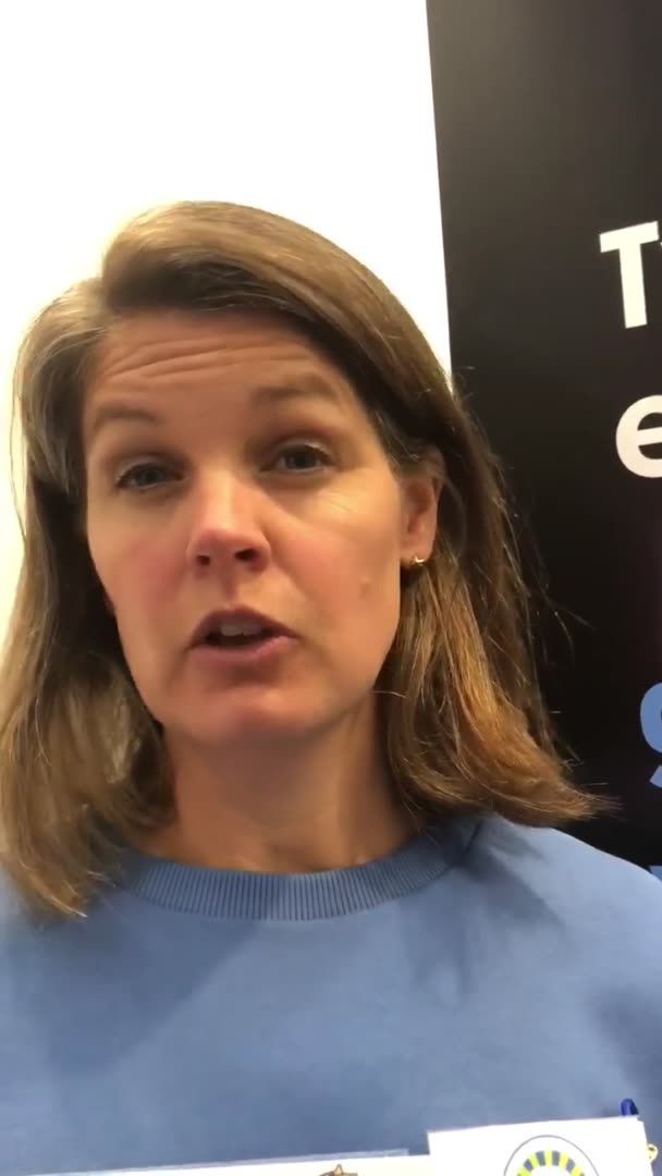 Karolina Janson författare till Hjälpredan och mamma till Lisen med typ 1-diabetes