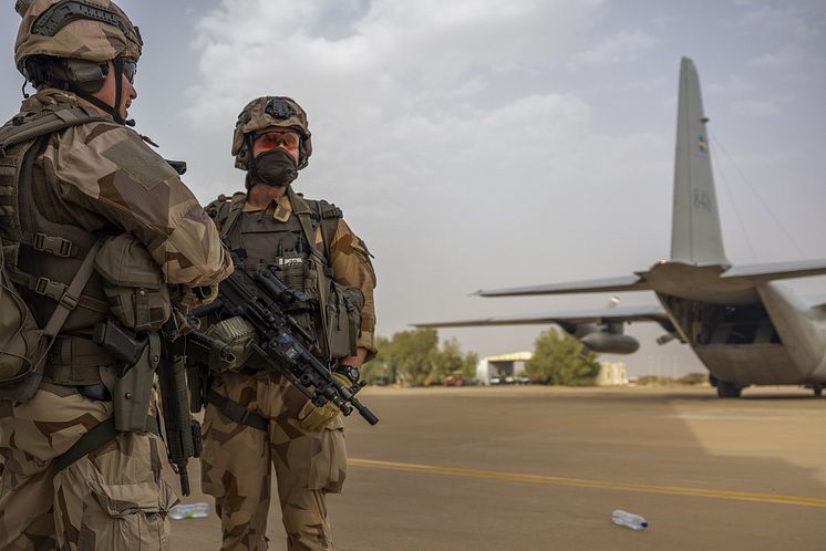 24042023-AXEOBE03_evakuering_Sudan_02