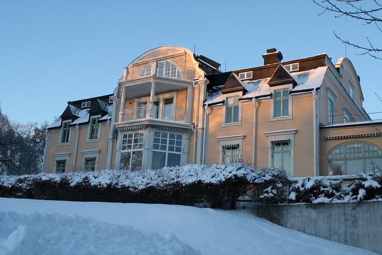 Villa Svalnäs i snötäcke