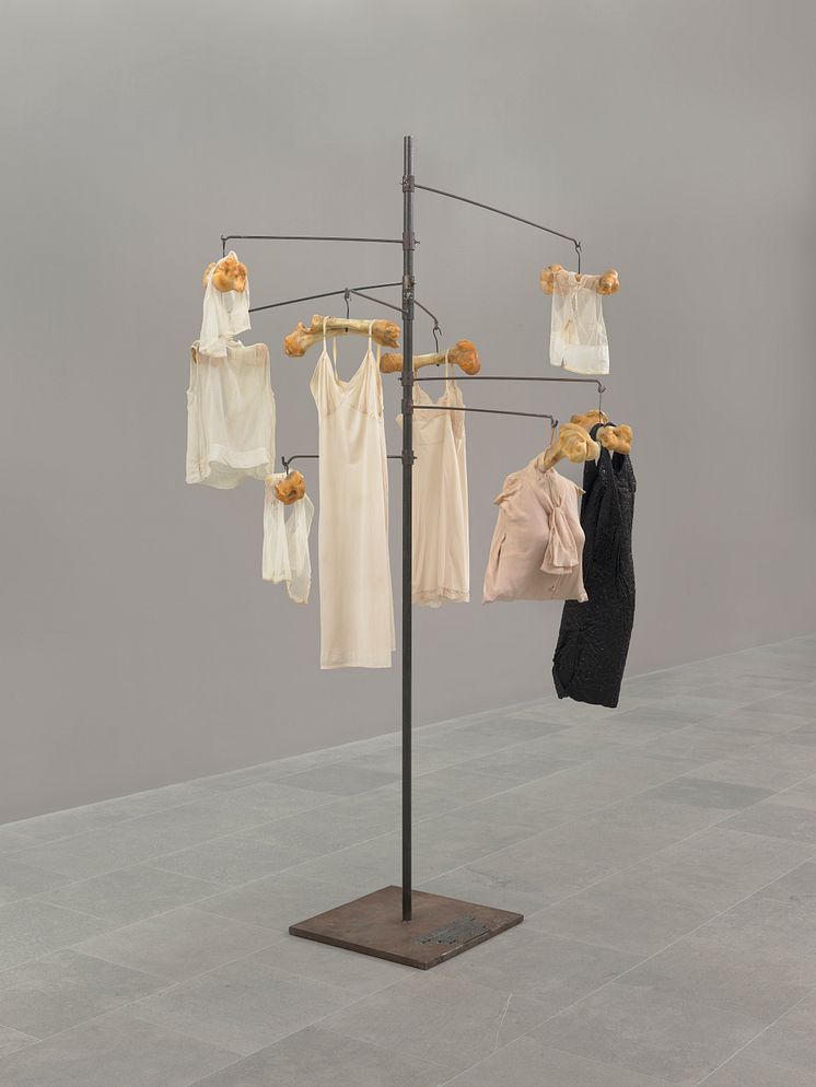 Louise Bourgeois, Untitled, 1996. Copyright The Easton Foundation Licensed by BONO, NO and VAGA at ARS, NY. Photo Ron Amstutz