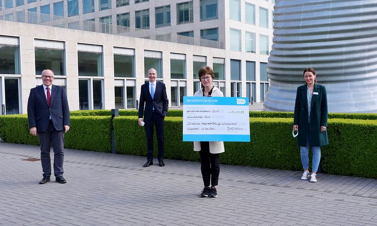 Übergabe Scheck Rest-Cent-Spende