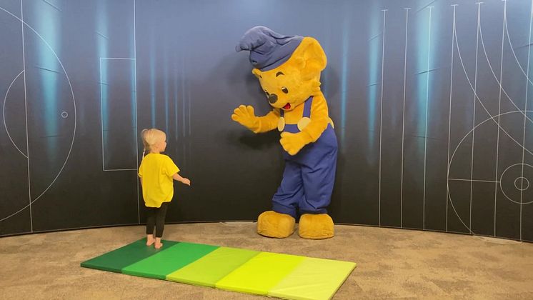 Gör en kullerbytta med Bamse 