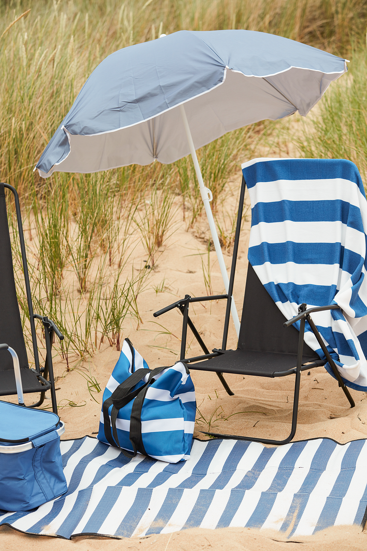 870421-57_1 Beach umbrella.png