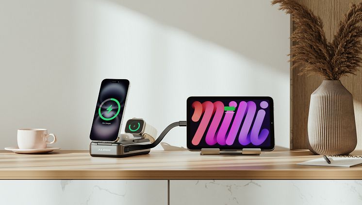 Roam_Wireless_Powerbank_On_Console_Table_Lifestyle_Image_wide.jpg
