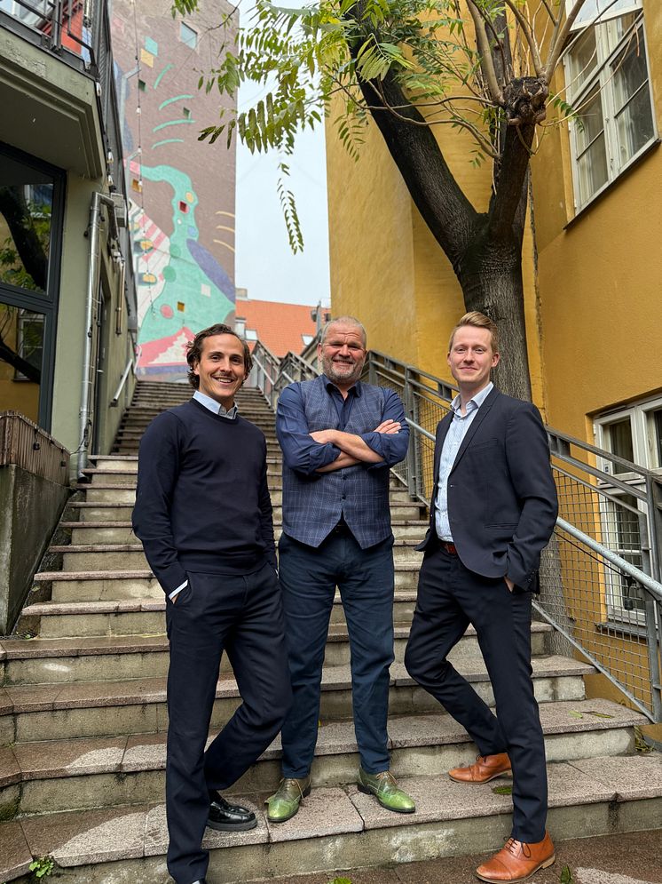 Danish team at stairs_2.jpg
