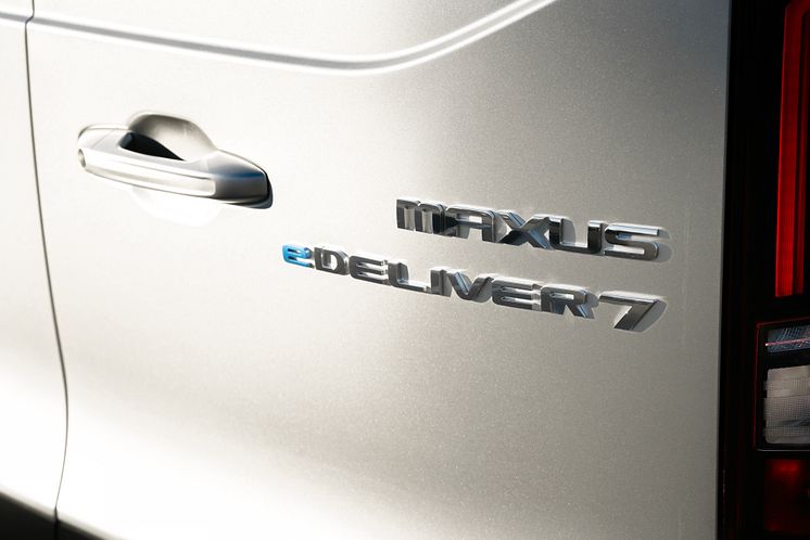 e-Deliver 7 4x4_silver_27.jpg