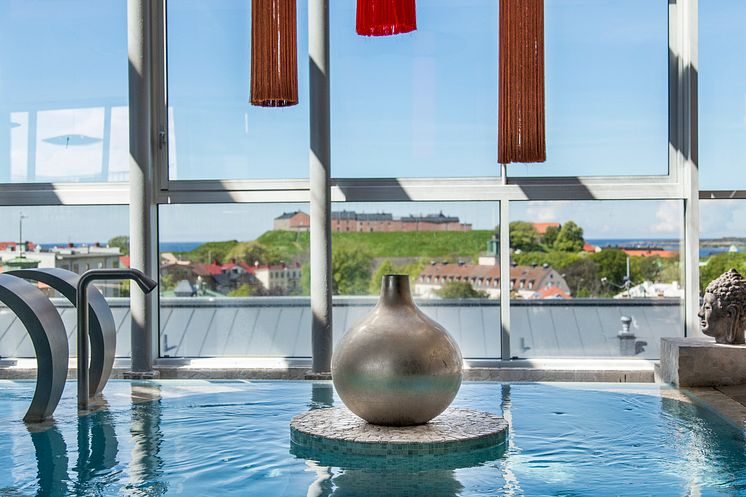 Asia Spa med utsikt över Varberg fästning