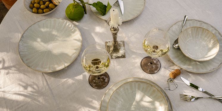 Fyrklövern Terra Fiore borddekking, Drop vinglass, Silhuett bestikk