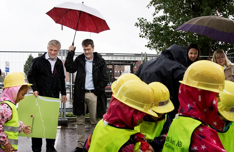Bostadsminister Peter Eriksson (Mp) och Ulf Kamne (Mp), kommunalråd med ansvar för stadsutveckling