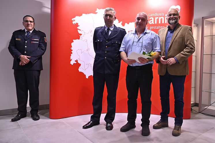 231117 Auszeichnung Ehrenamt 18 - Auszeichnung  LK 12 - DLRG - Richert - 960