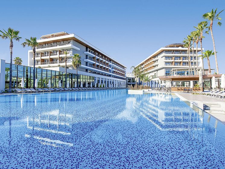 Acanthus Cennet Barut Collection