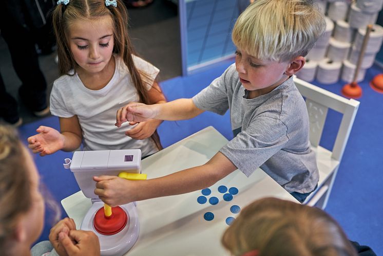 Mattel Games - Spiel Essen 18: KACKA-ALARM
