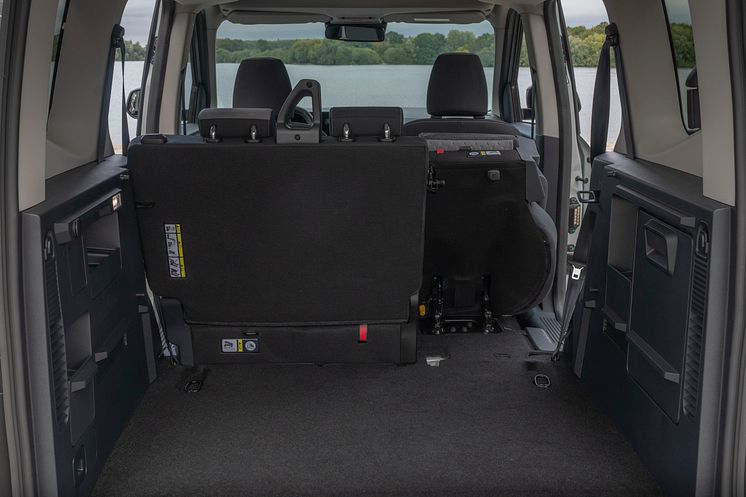 2024_FORD_E-Tourneo_Courier_30.jpg