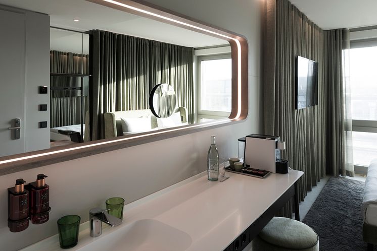 b'mine Frankfurt Airport, Smart Double