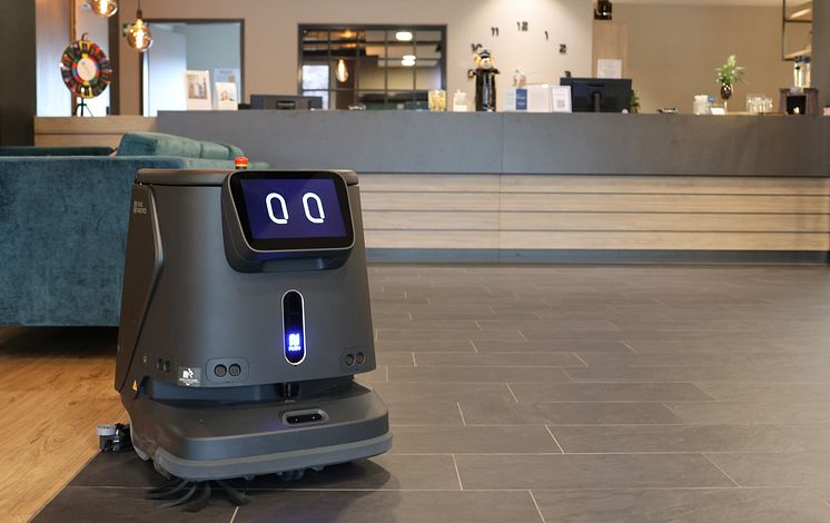MN_Reinigungsrobotertest im Hotel_Foto LIEBLANG Gruppe.JPG
