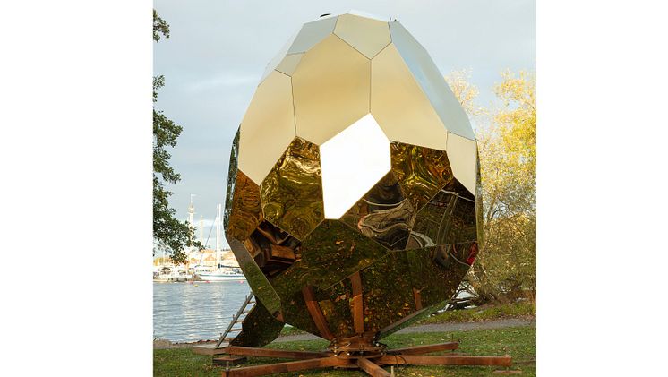 solar egg waldemar.jpg