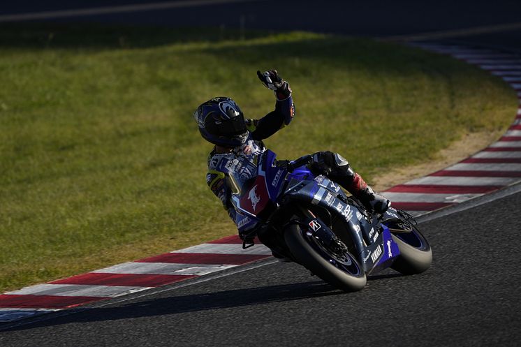 2022110702_001xx_JRC_Rd8_中須賀選手_4000