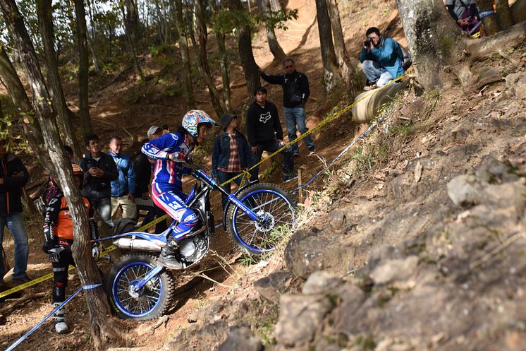 2019110403_003xx_JTR_Rd7_黒山選手_4000