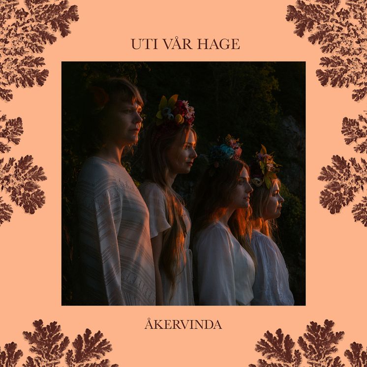 Uti vår hage 3000x3000
