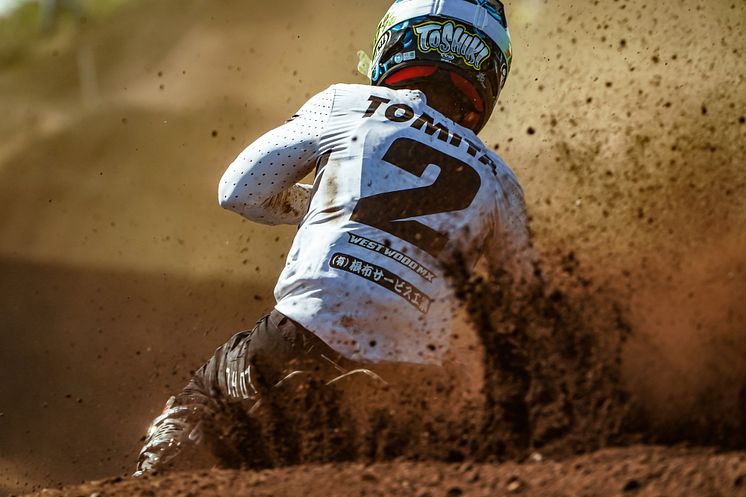 2021101104_004xx_JMX_Rd6_富田選手_4000