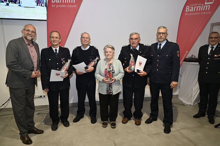 241129 Auszeichnungen Ehrenamt (14) - LK Block 10.JPG