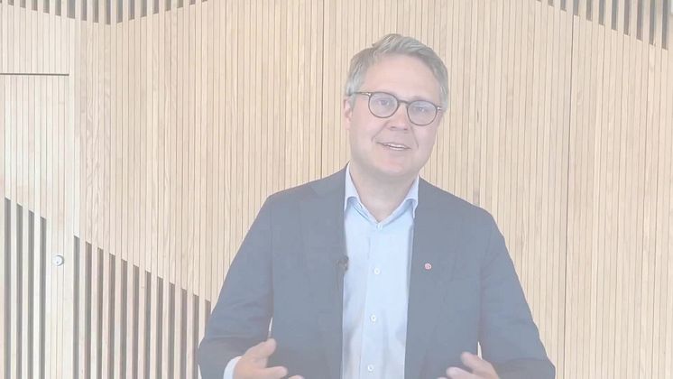 Bostadsminister Johan Danielsson besökte Riksbyggens fullmäktigemöte