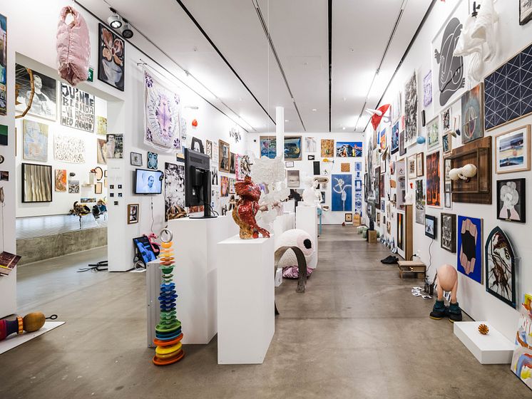 Stuff It, installationsvy, Bonniers Konsthall, 2023