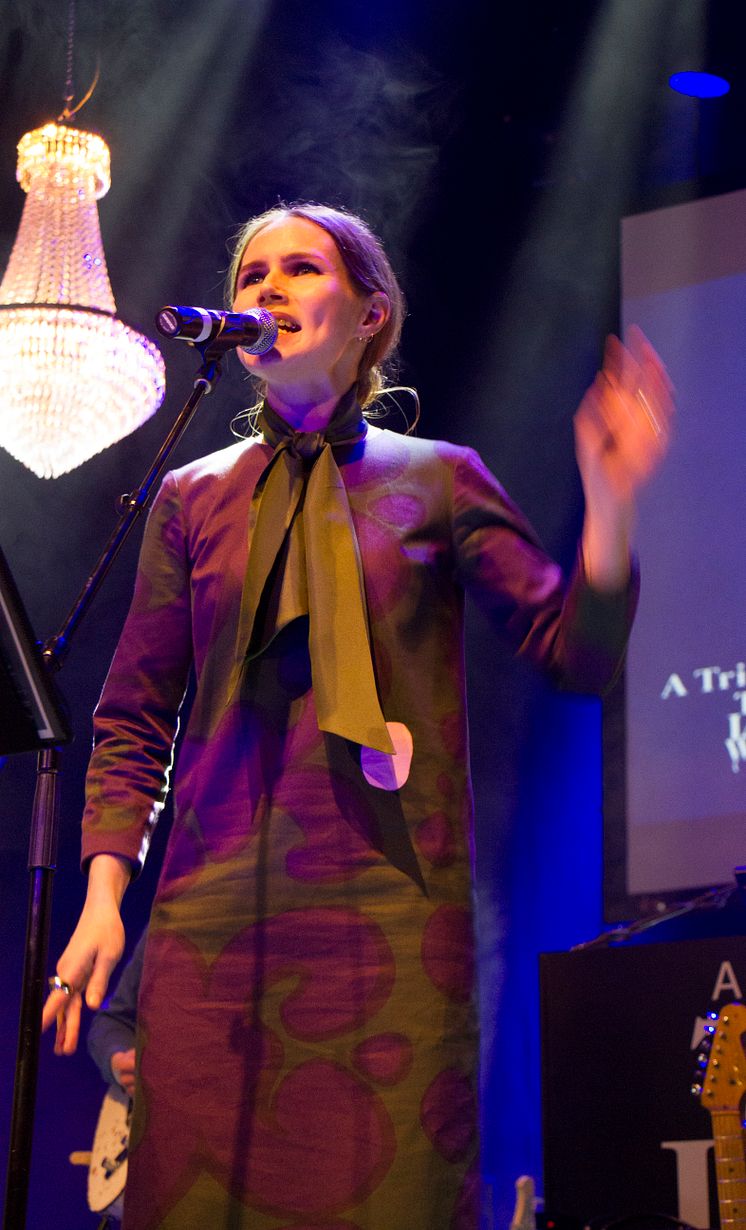 A Tribute to the Last Waltz, Nina Persson