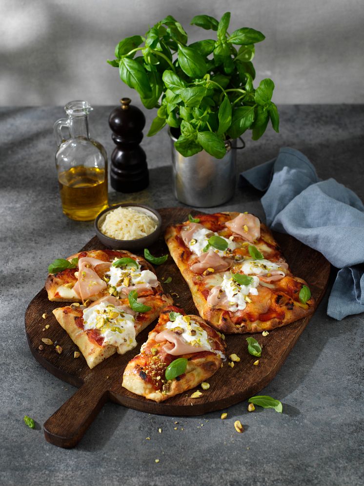 Mini Pinsa med chili och burrata.jpg