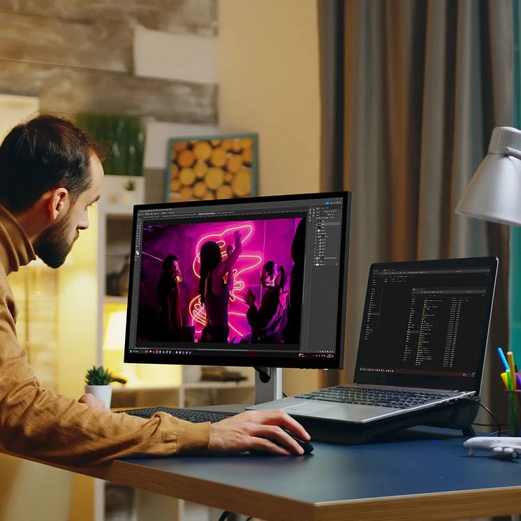 Clarity_5K_Touch_Monitor_12.jpeg