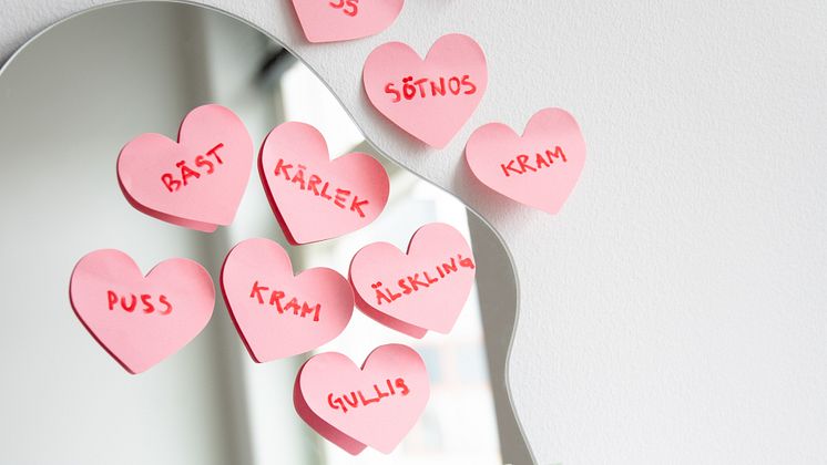 Alla-hjaÌrtans-24-Sticky notes-heart kopiera.jpg