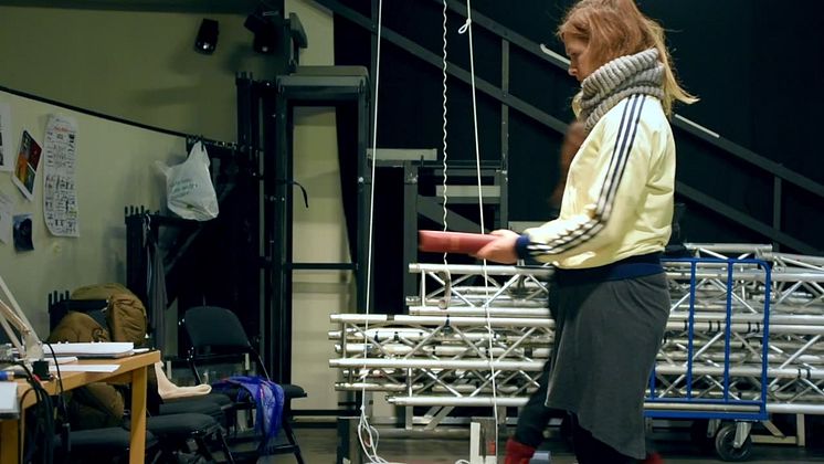 Från text till scen: DET SOM ÄR VÅRT