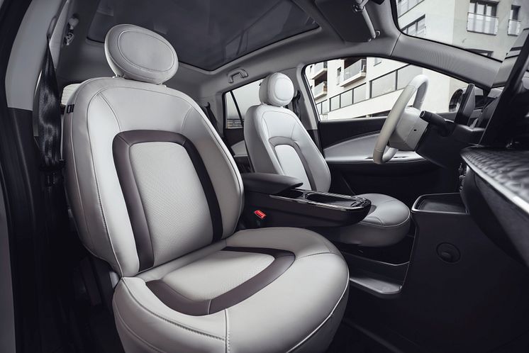 E30X_beige_interior_3.JPG