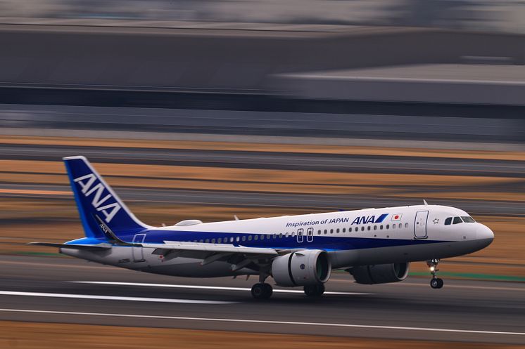 Canon_EOSR3_airplane2_IMG_0133[1]