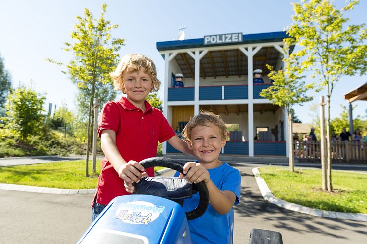 Polizeistation mit GoKart-Parcours im PLAYMOBIL-FunPark