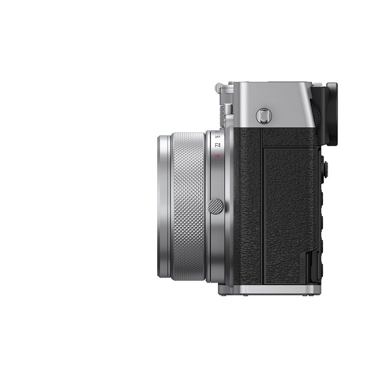 GFX100RF_sideUSB_close_silver.jpg