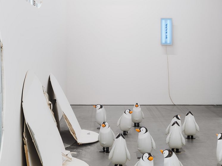 Installationsvy från utställningen Playa! på Bonniers Konsthall