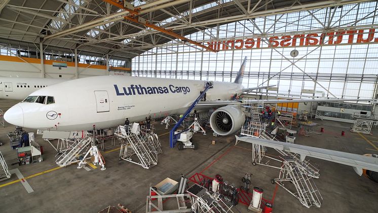 Lufthansa Cargo B777F D-ALFA Sharkskin DE