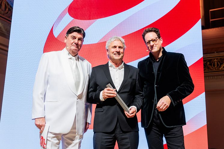 Winner Red Dot Grand Prix_Walter Oczlon