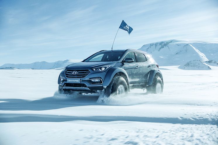 Shackleton's Return - Hyundai Santa Fe blir första personbil att korsa Antarktis.