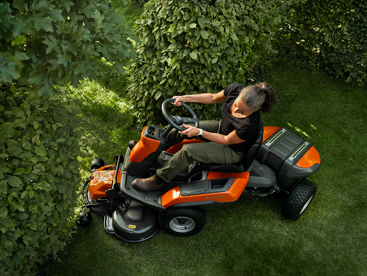Husqvarna Rider R200iX AWD.2.png