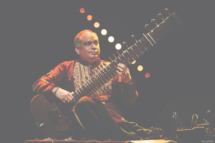 Ashraf Sharif Khan.jpg