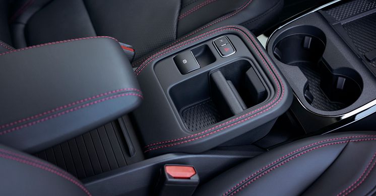 #8_2025 Mustang Mach-E Konsole.jpg
