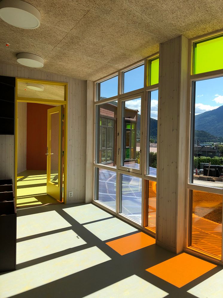 Marmoleum Concrete 3733 "yellow shimmer"